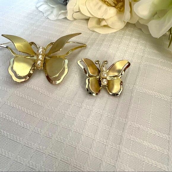 Vintage Rare Duo Butterfly Brooch Set Gold Tone Faux Pearl Accent - Picture 5 of 12